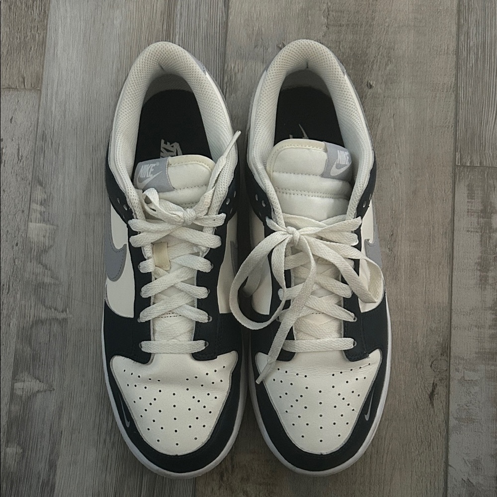 Nike Classic Black and White Low-Tops